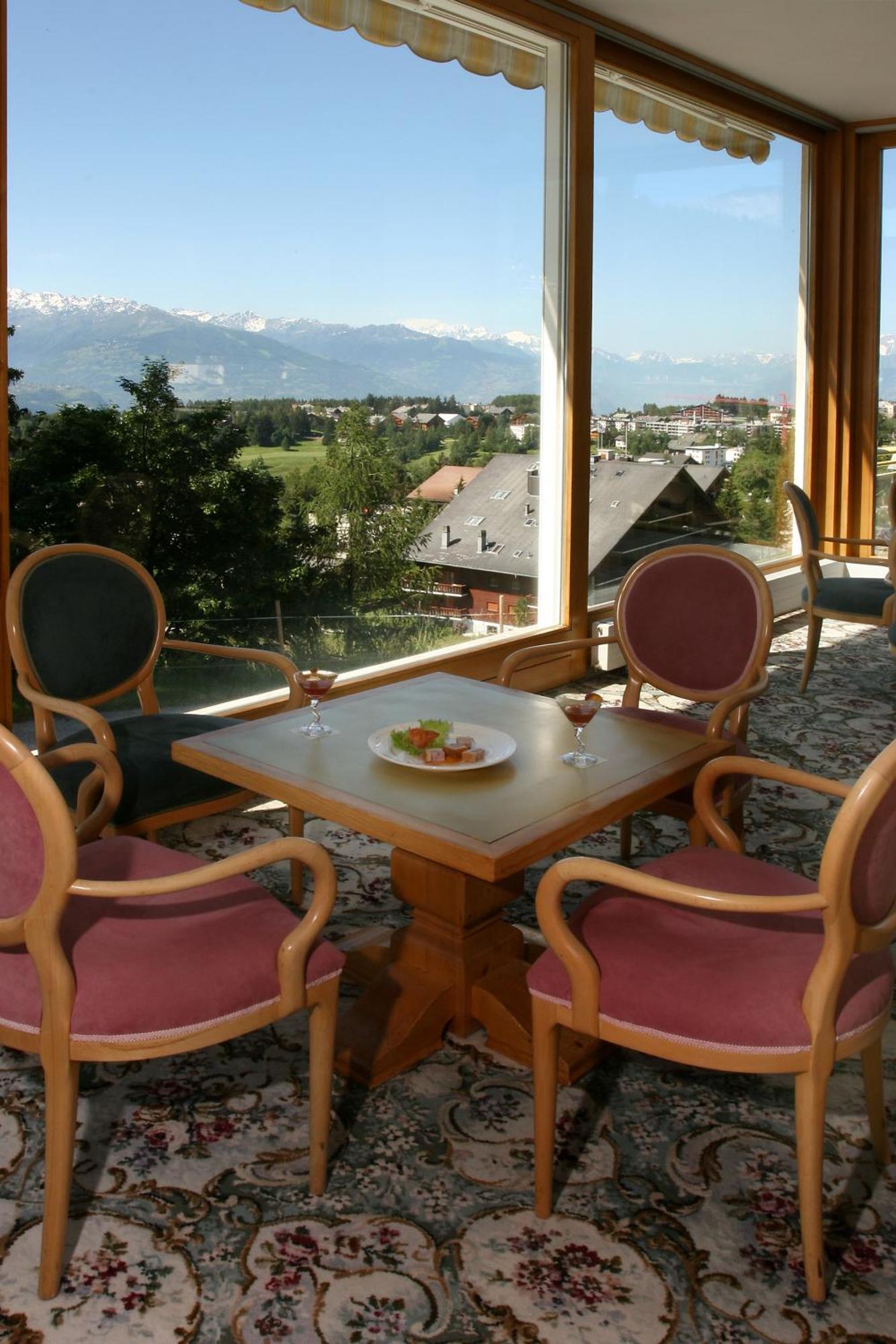 Grand Hôtel du Parc Crans-Montana Exterior foto